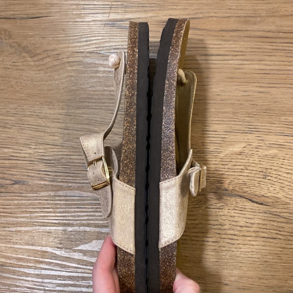 American Eagle Sandals - Picture 6 of 7